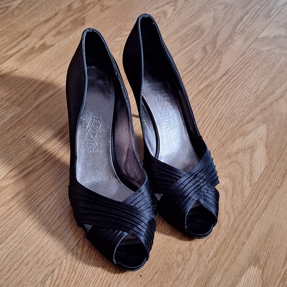 Salvatore Ferragamo "Societe" Black Satin Peep Toe Pumps - Size 11 B - Picture 3 of 15